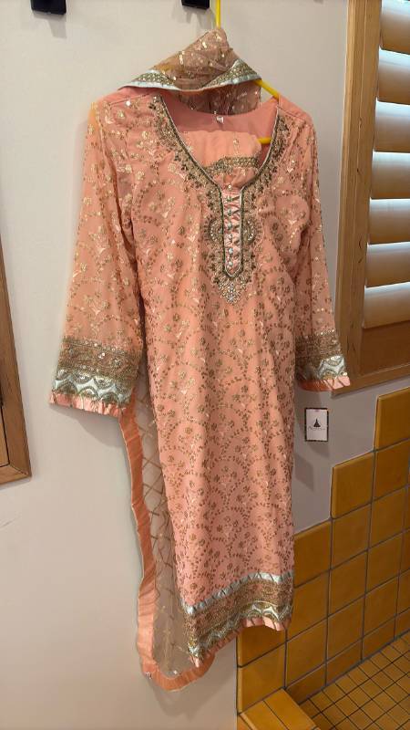 lot 1880 image: India clothing