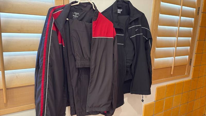 lot 1884 image: 2 piece sport sets