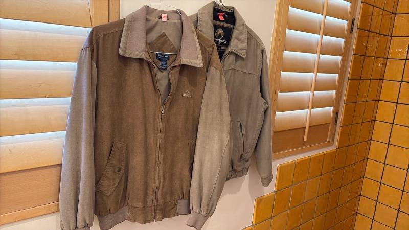 lot 1885 image: Mens jackets