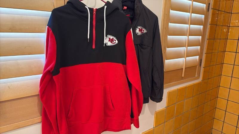 lot 1886 image: Mens&nbspKC Chiefs