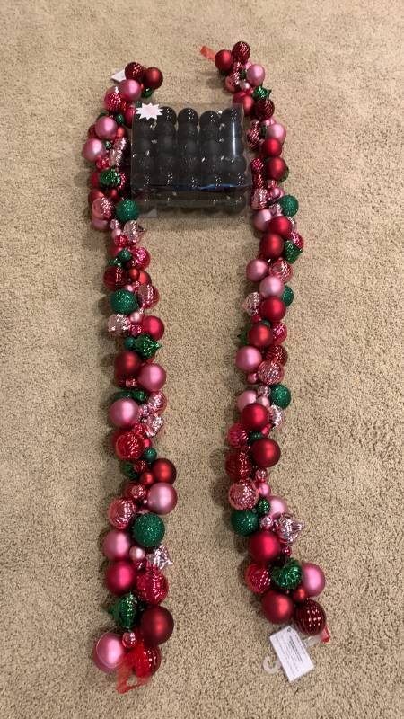 lot 2002 image: Christmas Ball Ornament Garland Red Pink Green