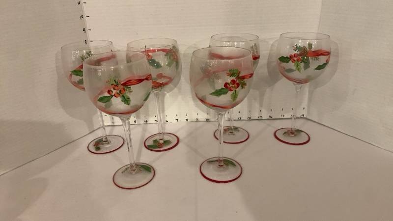 lot 2009 image: Stemmed Wine Glasses Holly and Ribbon Painted Design Set of 6