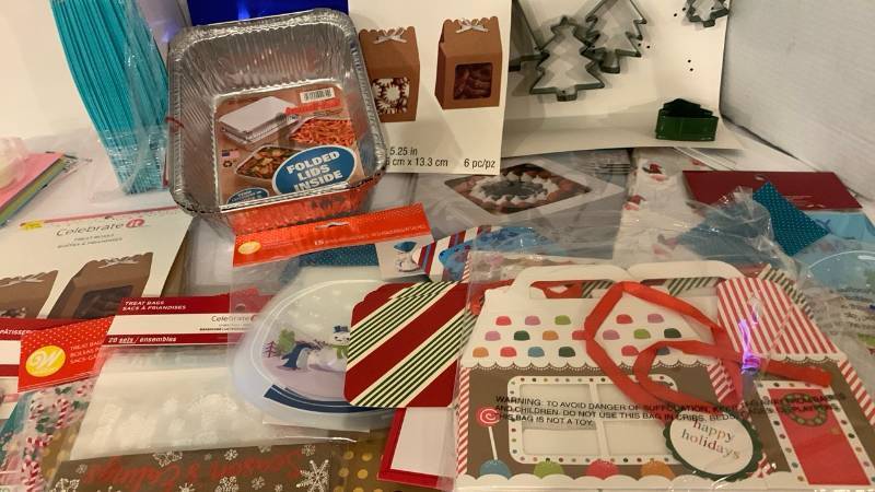 lot 2022 image: Cookie Cutters, cookie gift, boxes, and bags and more