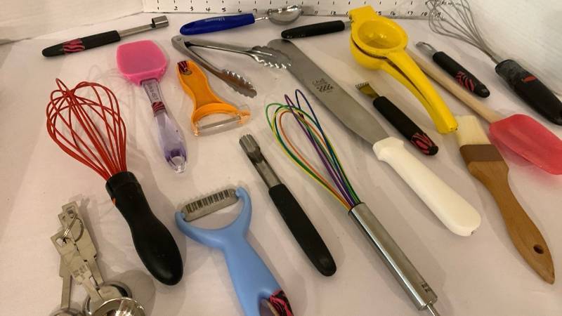 lot 2036 image: Assorted Kitchen Utensil Lot Whisks Peelers Tongs Citrus Press Spatulas Pastry Brush
