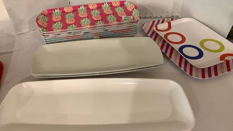 lot 2037 image: Assorted Rectangular Serving Trays Lot Pineapple, Striped, Circle Print and White