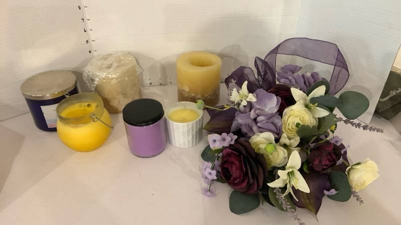 lot 2040 image: Artificial flower bouquet and candles