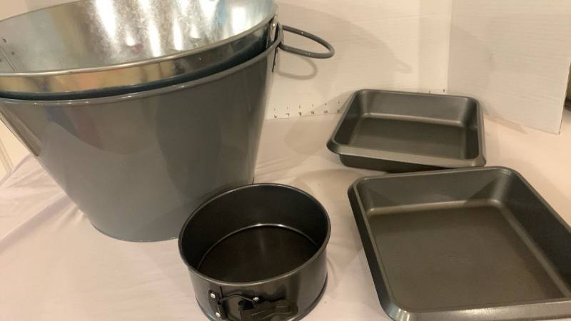 lot 2050 image: Bucket with Handle, 2 Square Baking Pans, Springform Pan