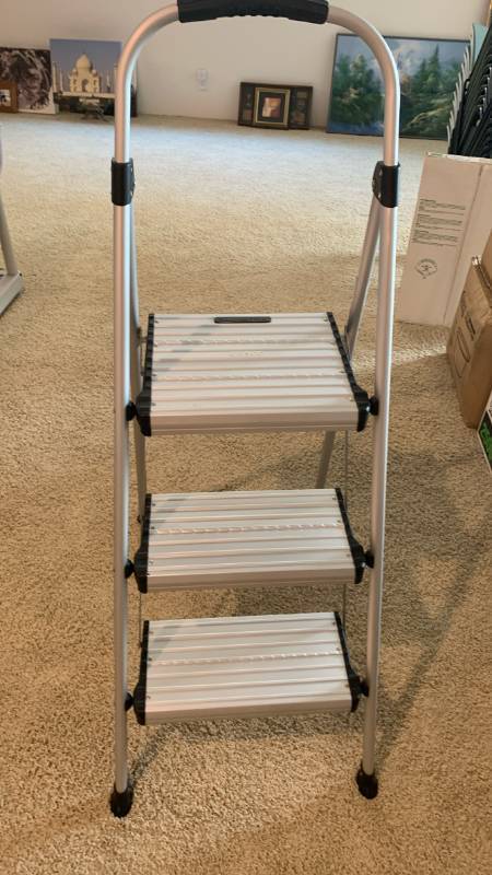 lot 2064 image: Cosco 3 Step Folding Step Stool Ladder