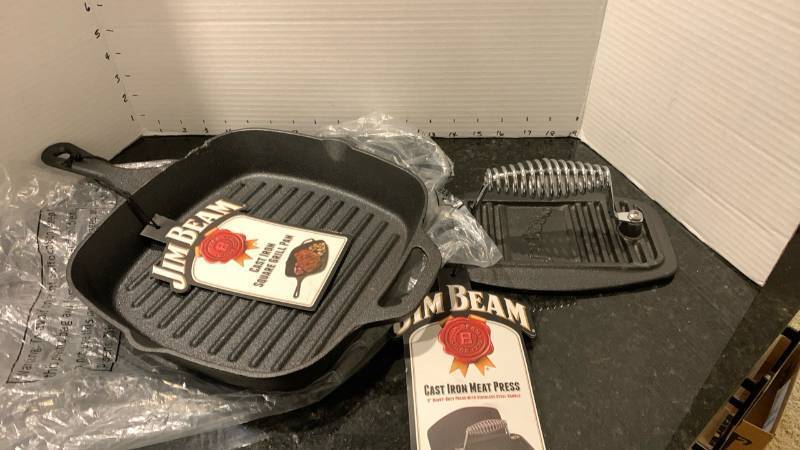 lot 2087 image: Jim Beam Cast Iron Square Grill Pan and Meat Press