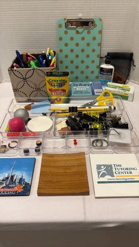lot 2105 image: Office supplies
