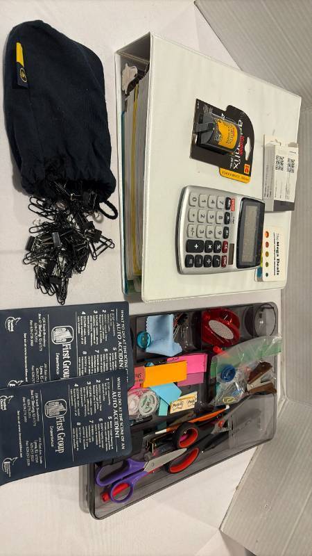 lot 2113 image: Office supplies