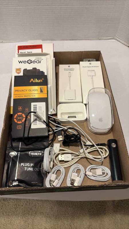 lot 2117 image: Phone accessories