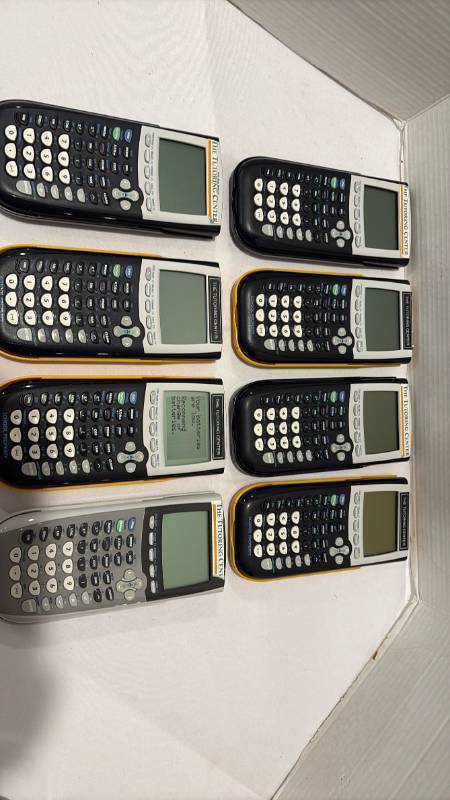 lot 2121 image: 8 Calculators