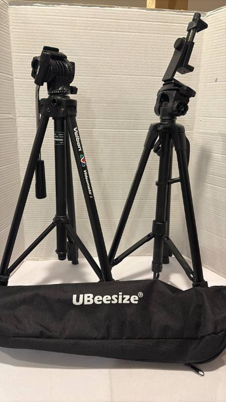 lot 2136 image: Expandable tripods
