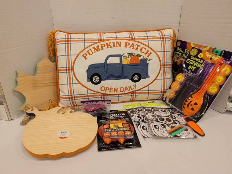 lot 2205 image: Fall and holiday lot with pumpkin carving kits and more