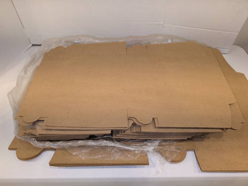 lot 2214 image: Medium sized Brown Cardboard Flat Die-Cut Box lot for bakery or product