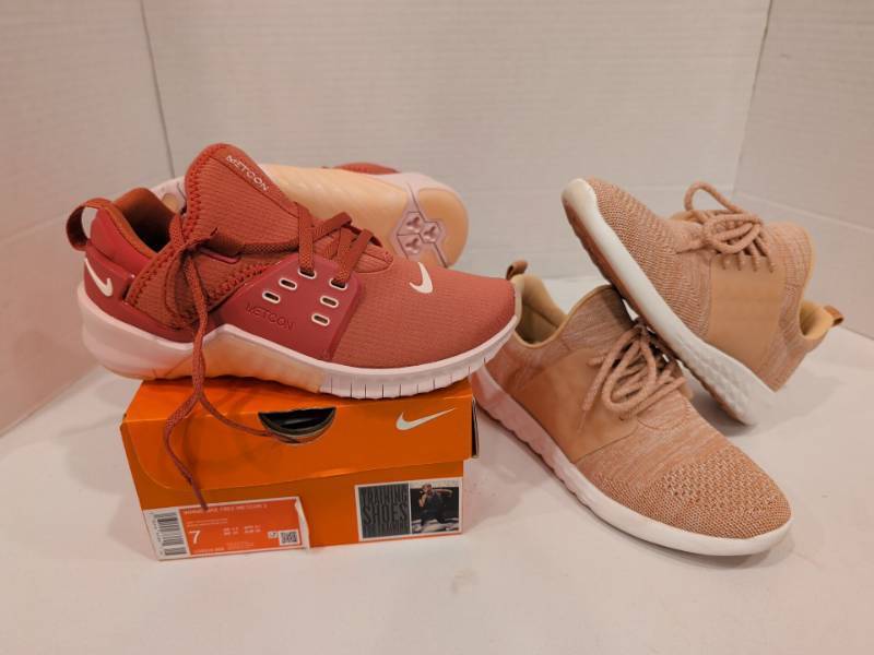lot 2234 image: Nike Womens Free Metcon 2 Training Shoe Size 7 and Aldo 6.5 sneaker
