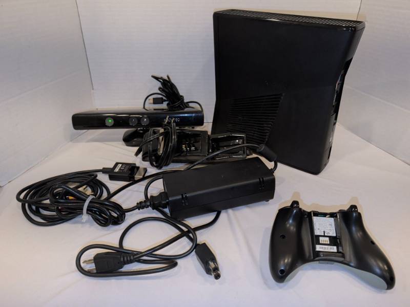 lot 2244 image: Microsoft Xbox 360 S Console Model 1439 with Kinect Sensor & Controller