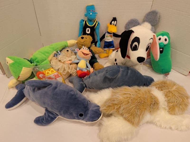lot 2264 image: Assorted Plush Toy Lot with Space Jam Daffy Duck, Dalmatian, Dolphins and Bears