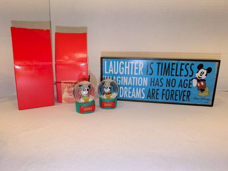 lot 2273 image: Disney Mickey Mouse 2005 Mini Snow Globes (2) and Quote Sign Lot