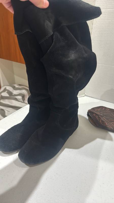 lot 2306 image: Frye Cowgirl boots and Gianni Bini boots size 7s