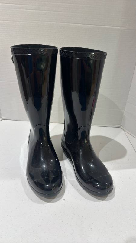 lot 2307 image: UGG Tall Rain Boots US Size 7 in great condition