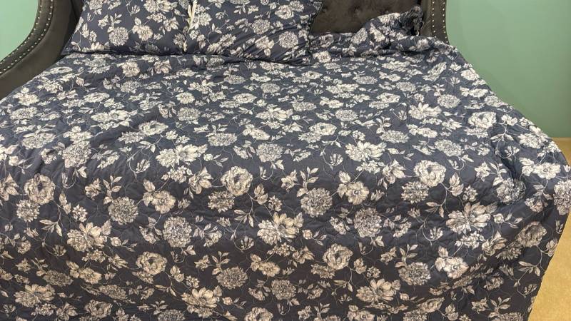 lot 2310 image: The Big One Quilted Floral Comforter Set with 2 Pillow with Shams size is 86x93