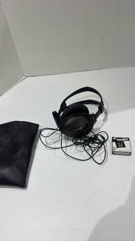 lot 2314 image: Sony Noise Canceling Headphones with Carrying Pouch