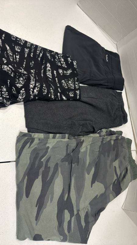 lot 2337 image: Clothing Lot of 4 Pairs of Pants and Joggers size m