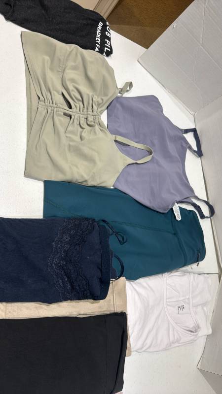 lot 2339 image: Womens Activewear lot Size M, L and XL