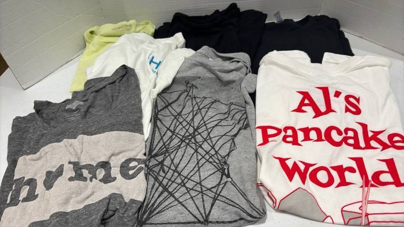 lot 2344 image: T shirts mostly medium
