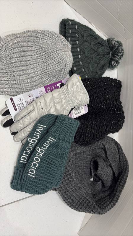 lot 2354 image: Winter hats, scarves and gloves