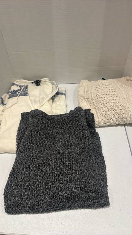 lot 2362 image: Clothing Lot of 3 Sweaters Size L and M