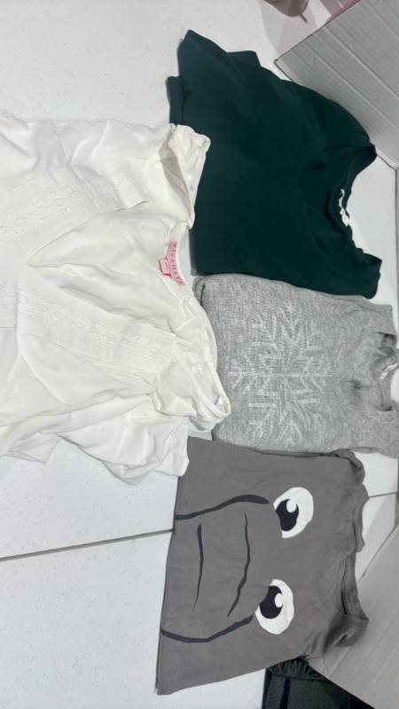 lot 2365 image: Womens tops size M and L