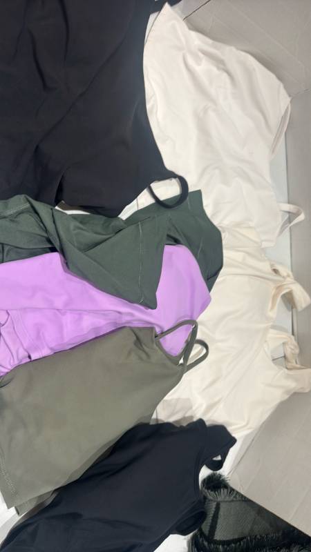 lot 2366 image: Athletic tops m and xl