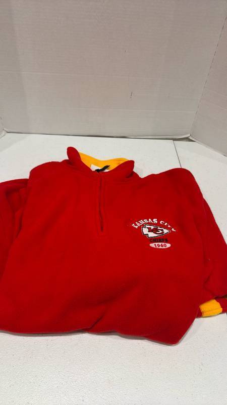 lot 2379 image: NFL Kansas City Chiefs Quarter-Zip Pullover Sweatshirt Size L