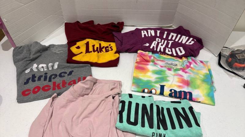lot 2391 image: Lot of 6 Graphic T-Shirts Lululemon and other size M and L