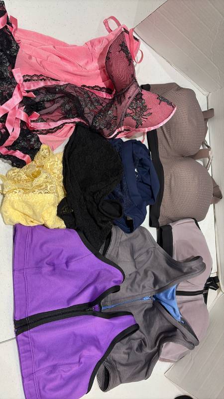lot 2402 image: Under garments mostly large