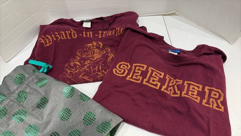 lot 2410 image: Harry Potter t shirts size medium