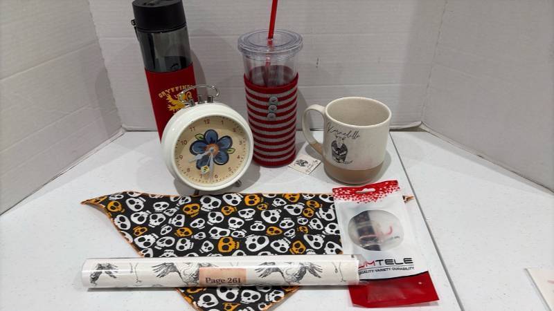 lot 2411 image: Cups, clock and more