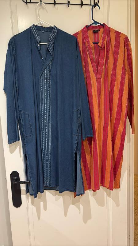 lot 2413 image: Kurtas