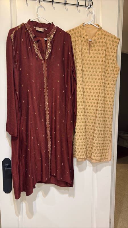lot 2420 image: Kurtas