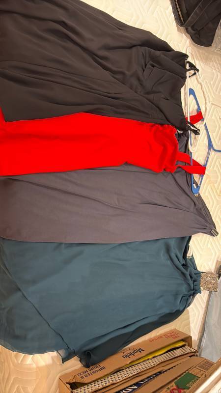lot 2423 image: Dresses sizes 12 and 14