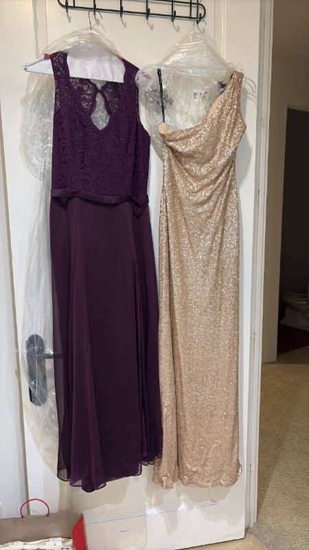 lot 2425 image: Dresses size 12