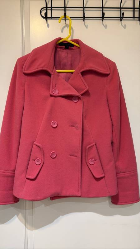 lot 2437 image: Ladies coat