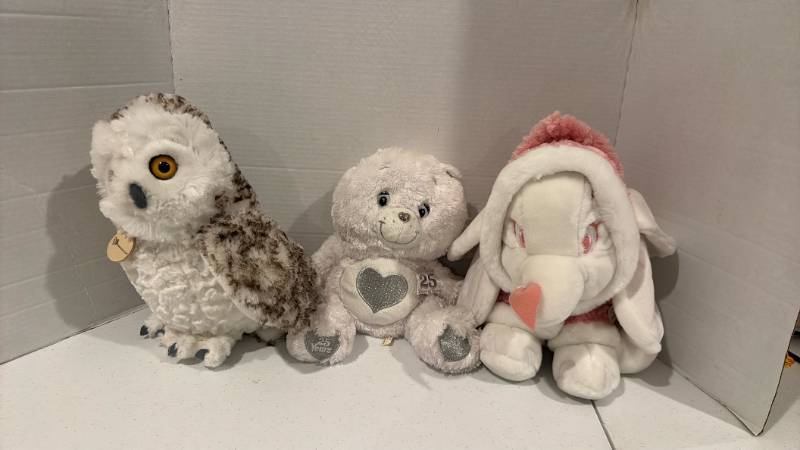 lot 2451 image: Stuffed animals