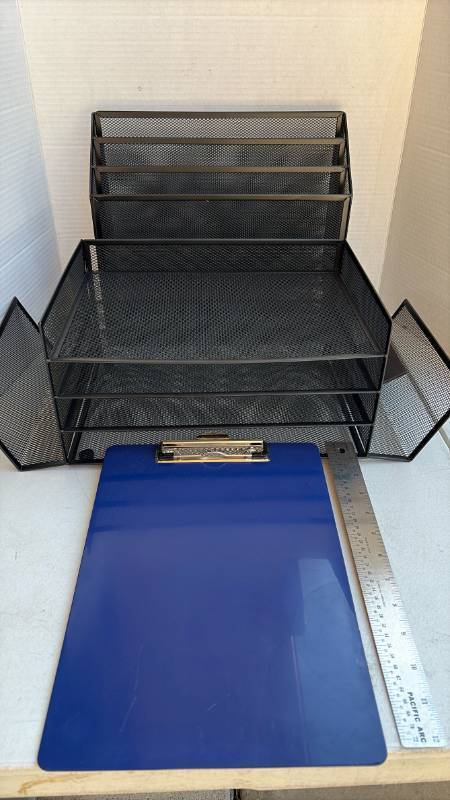 lot 3001 image: Desk organizers and more