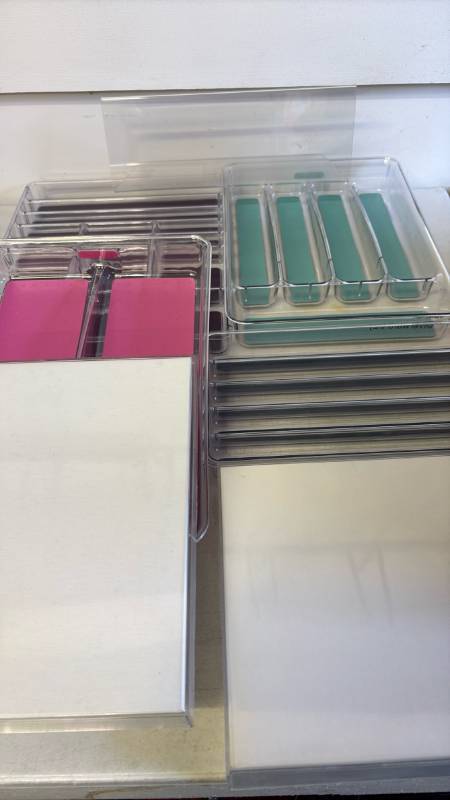 lot 3011 image: Desk organizers, picture frames and more