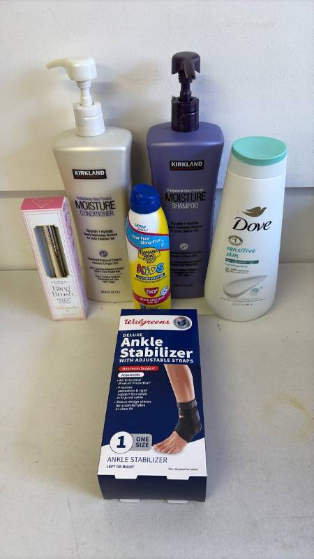 lot 3027 image: Shampoo, conditioner and more