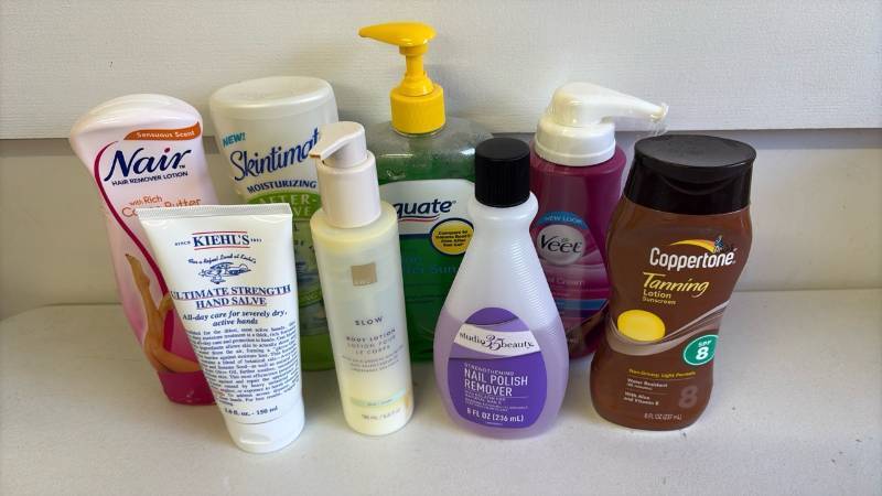 lot 3031 image: Skin care products
